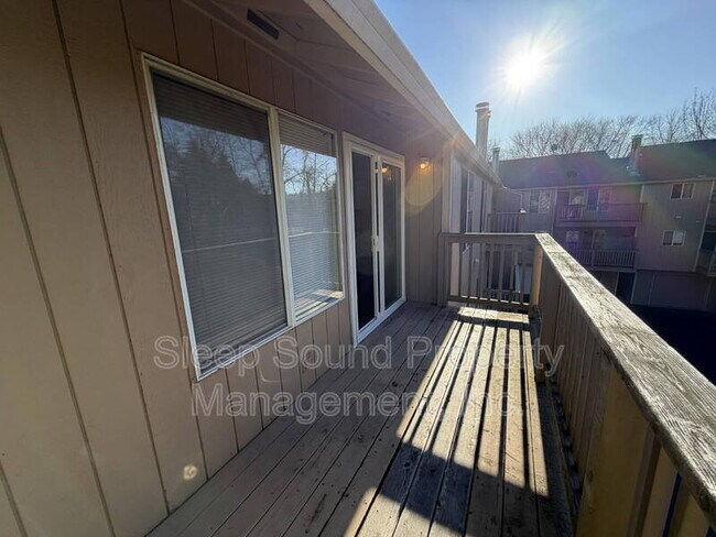 Building Photo - 2831 SW Dolph Ct