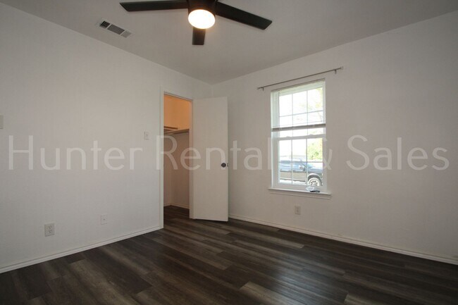 Building Photo - Charming 3-Bedroom Home Minutes from Fort ...