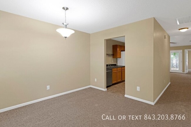 Building Photo - 7885 Park Gate Dr