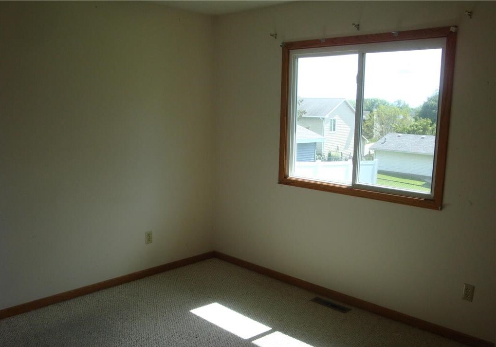 bedroom - 3918 Huntington Ln NW