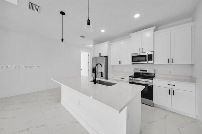 Building Photo - 4746 27th St SW