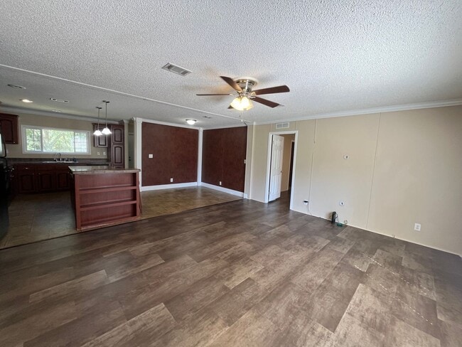 Building Photo - Country Living at it's finest! 4 Bedroom, ...