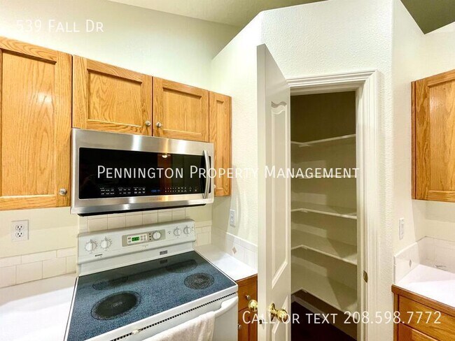 Building Photo - 539 Fall Dr