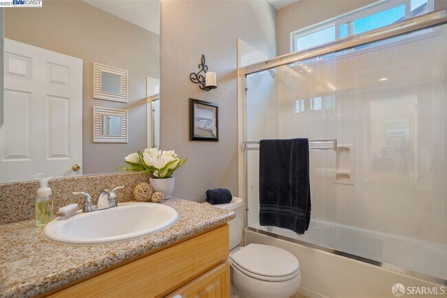 Building Photo - 699 Flemish Ct