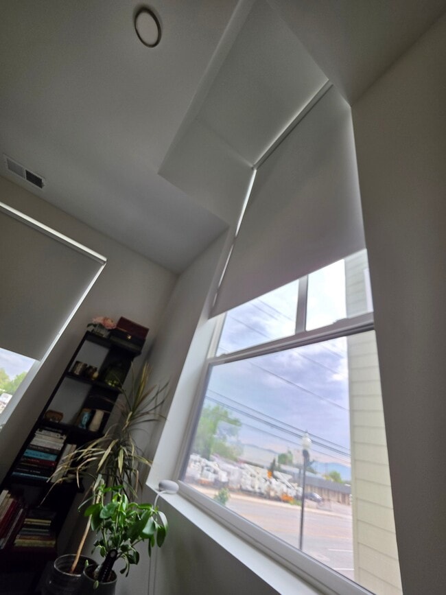 Building Photo - 1014 W 1700 S