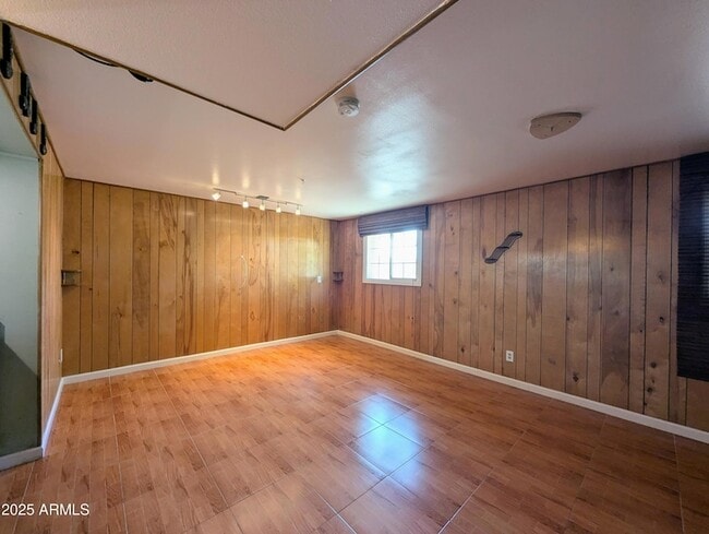 Building Photo - 4019 W San Miguel Ave