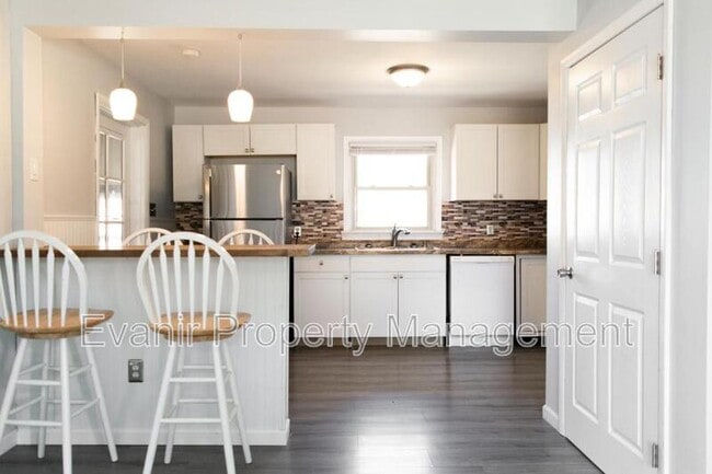 Building Photo - 3 First St