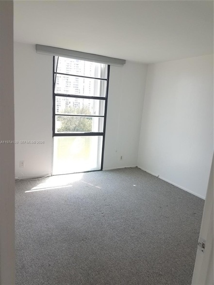 Building Photo - 3475 N Country Club Dr