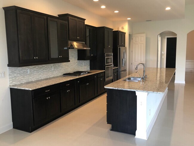 Building Photo - Beautiful 4B/3B plus office single family ...