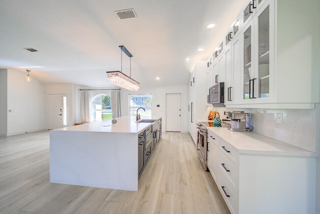 Building Photo - 1853 Shower Tree Way