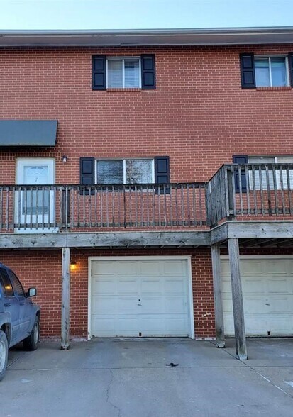 Primary Photo - 1905 Thurston Ave