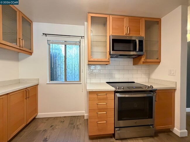 Building Photo - 401 Monte Vista Ave