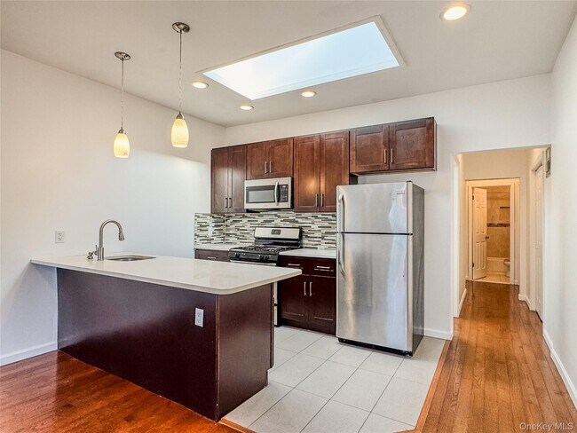 Building Photo - 209-211-211 Main St