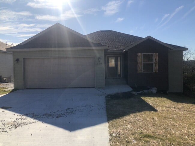 Building Photo - Open living concept- 3BR/2BA with unfinished basement