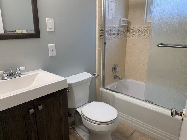 Building Photo - Spacious 4 Bedroom 2 Bath Santa Clara Home...