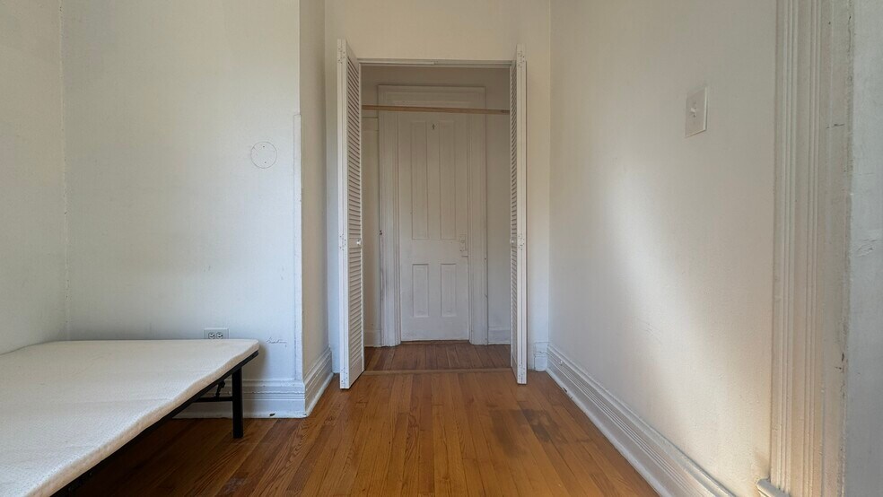 Building Photo - 2049 N Bingham St