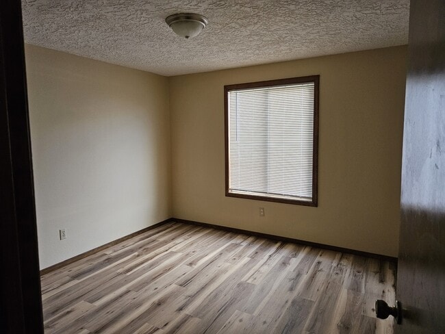 Building Photo - 11019 NW 33rd Ave