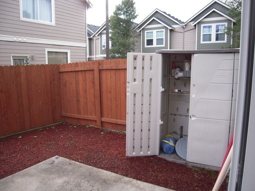 Building Photo - Fresh 3 bedroom - New Carpet new paint in Quatama area