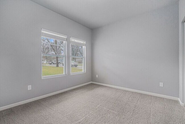 Building Photo - 5499 E Karen Ct