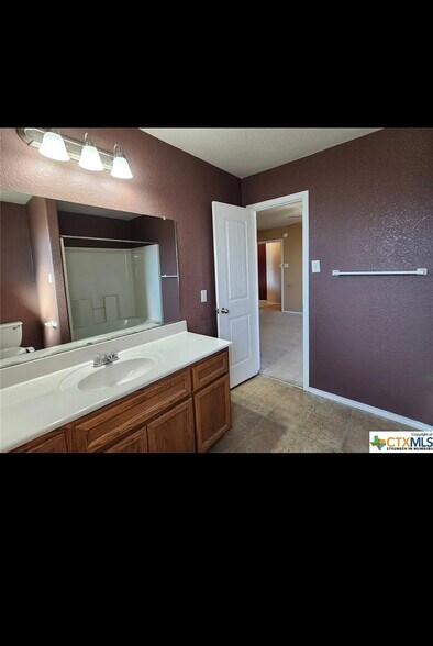 Building Photo - 3802 Clementine Dr