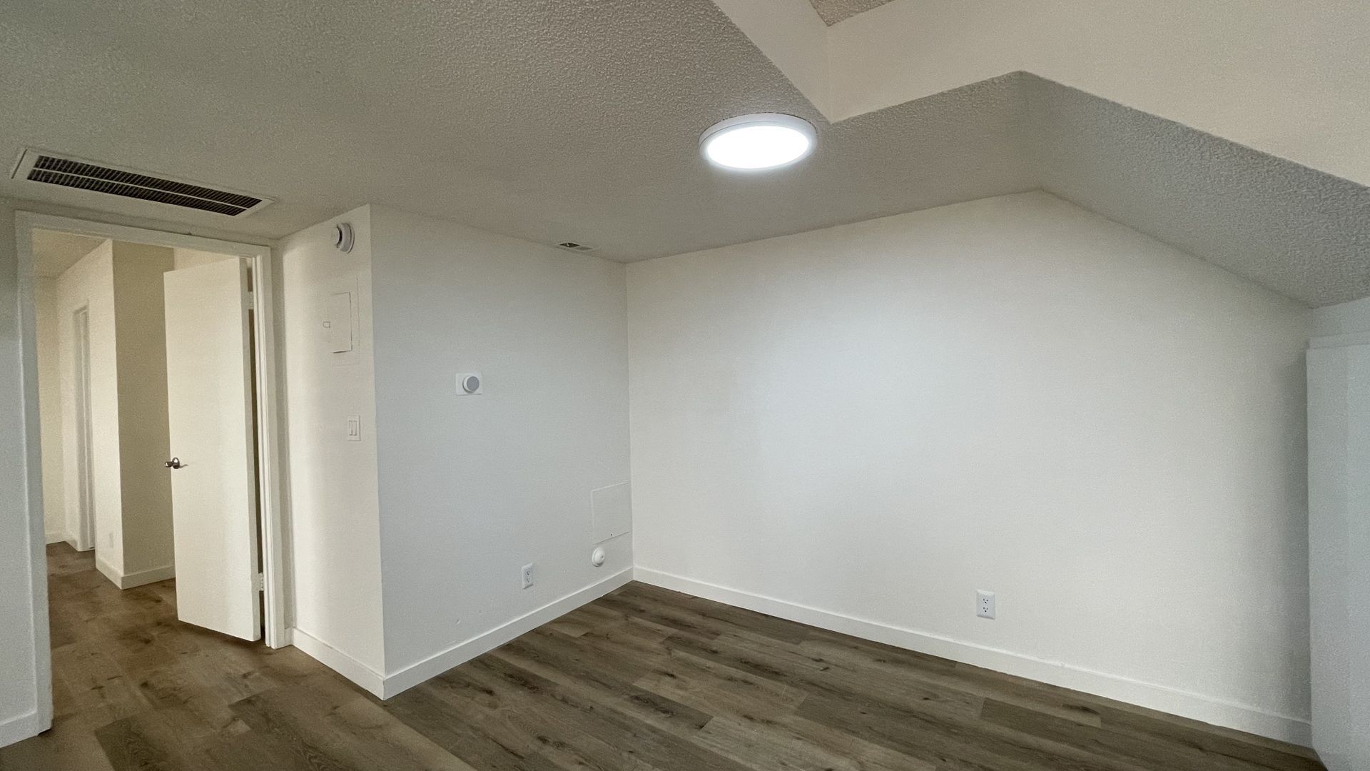 Building Photo - 12015 Burbank Blvd