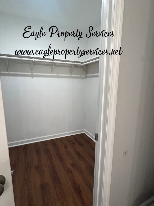 Building Photo - 2997 Hickory Ln