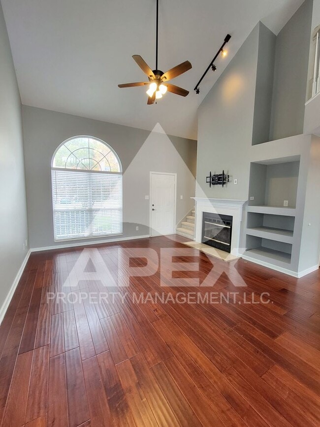 Building Photo - Beautiful 3 Bd/2.5 Ba Single Family home w/Bonus Rm in West Knoxville!