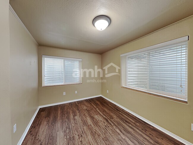 Building Photo - 14064 S Rosaleen Ln