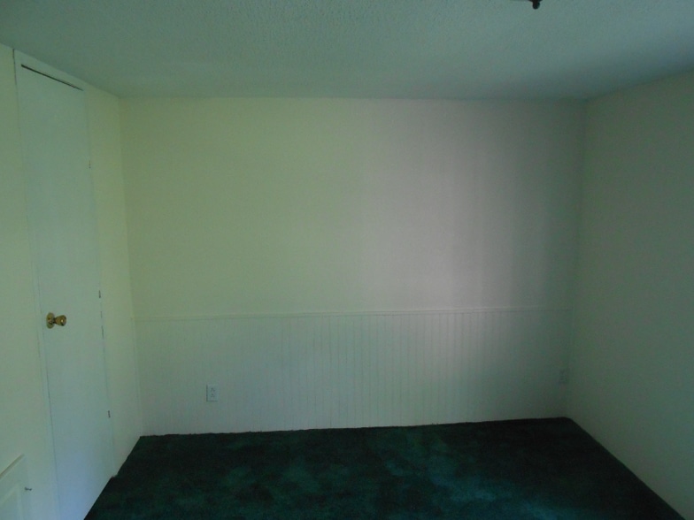 Building Photo - 24898 Lakewood Dr