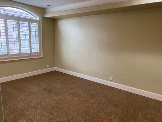 Building Photo - ARBOR #211