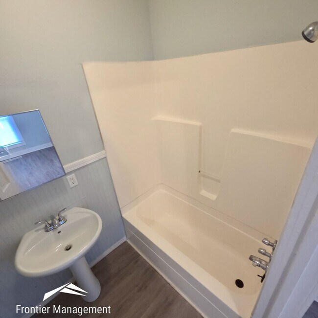 Building Photo - 720-726 Crawford