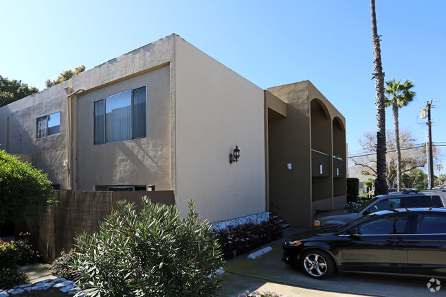 Building Photo - The Thomas House
