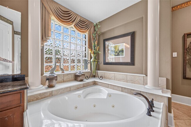 Building Photo - 9735 Lansing Meadows Dr