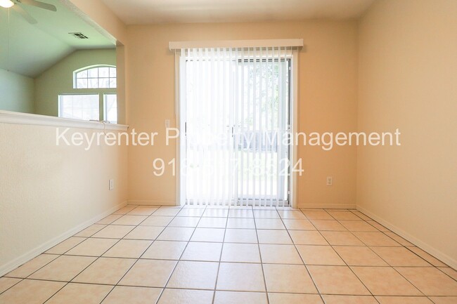 Building Photo - 2 Bed 1 Bath House in Claremore