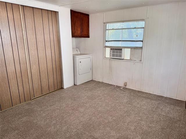 Building Photo - 6712 Oak Crest Dr E