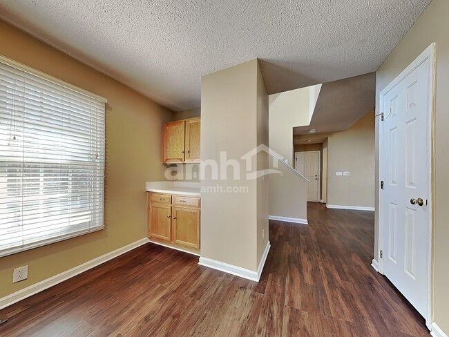 Building Photo - 505 Westminster Dr