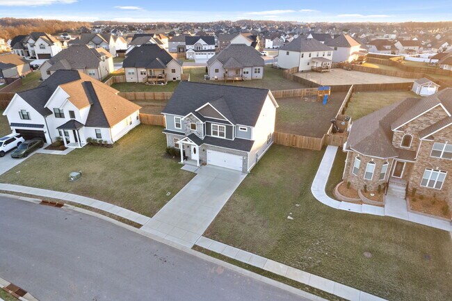 Building Photo - 331 Bluebriar Trace