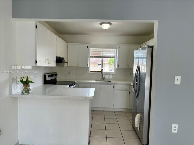 Building Photo - 3041 W 76th St