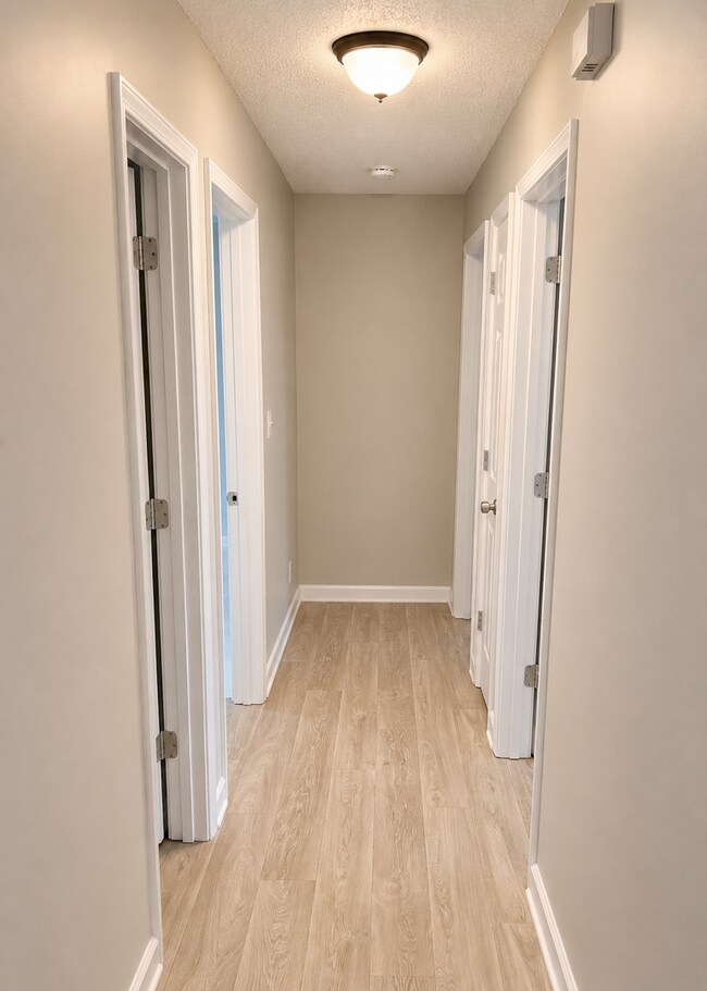 Building Photo - 3 Bed Home with a Large Fenced in Back Yard