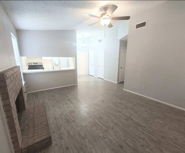 Building Photo - 121 N Troy Ave