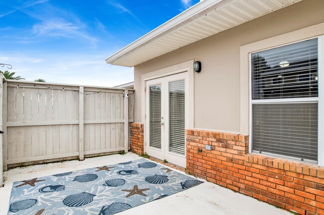 Building Photo - 501 Cotton Creek Dr