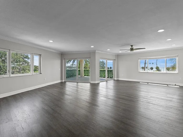 Building Photo - 1200 N Shore Dr NE