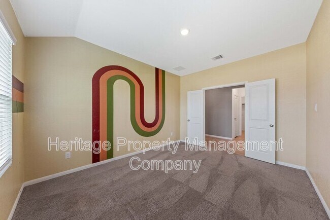 Building Photo - 2700 Coral Vly