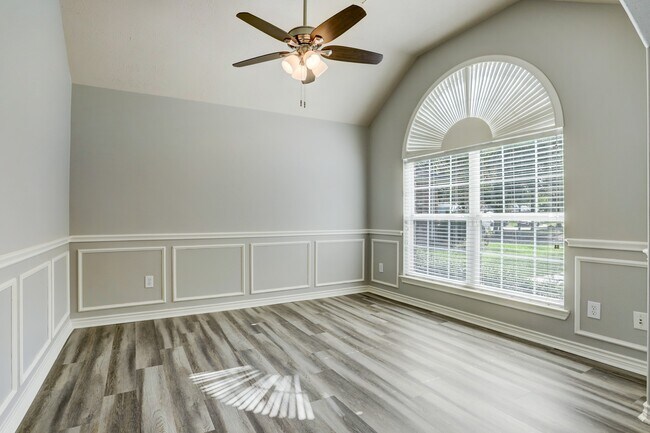 Building Photo - 10606 Badger Canyon Dr