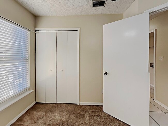 Building Photo - 1603 Winter Green Blvd