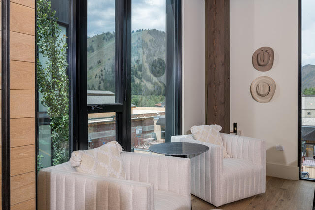 Building Photo - 100 4th St W