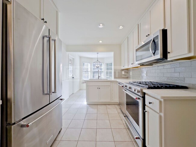 Building Photo - Classic 3-Bed, 2-Bath Ranch Style Home in Crestline