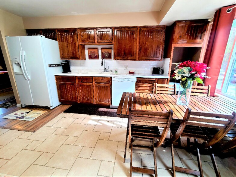 Building Photo - 7000 S 2300 E