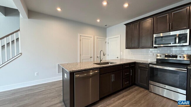 Building Photo - 608 Noush Ct