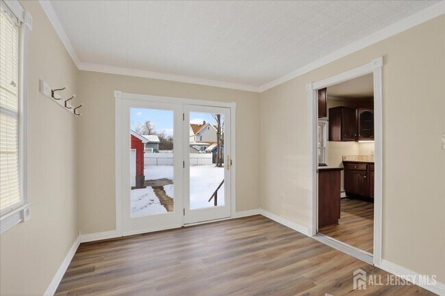 Building Photo - 28 Sedgwick St